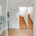 Cozy & Homely House Near The Airport & Center