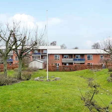 Cozy & Homely House Near The Airport & Center Ferienhaus *