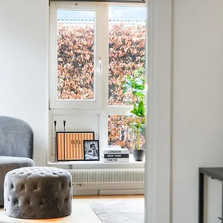 Cozy & Homely House Near The Airport & Center Ferienhaus *